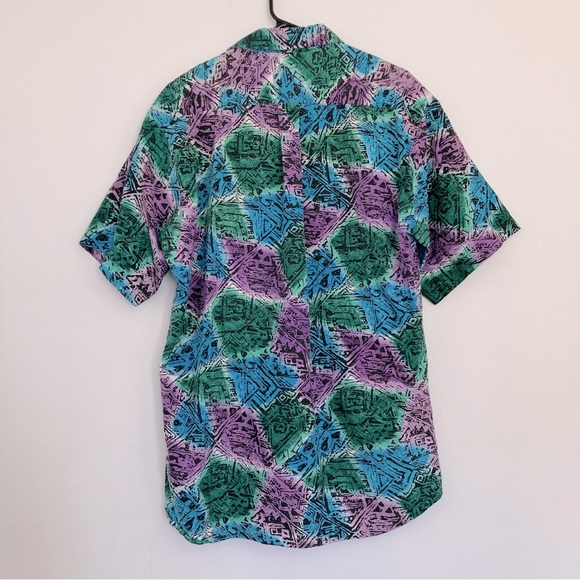 Maui Trading Company Hawaiian button down abstract geometric pattern - Picture 2 of 6